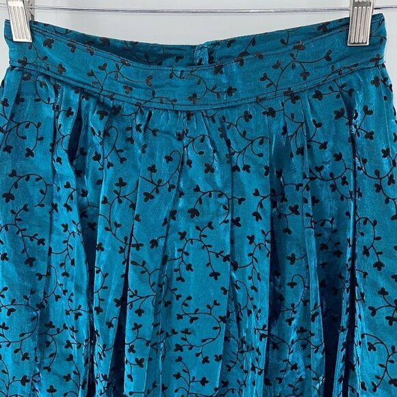 Women's A-Line Skirt Generic Pleated Laced Hemline Hook & Eye Blue Size 2/4 - Picture 2 of 8